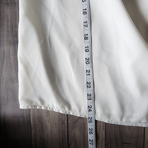 Covington white flowy/sheer tank - Picture 4 of 8